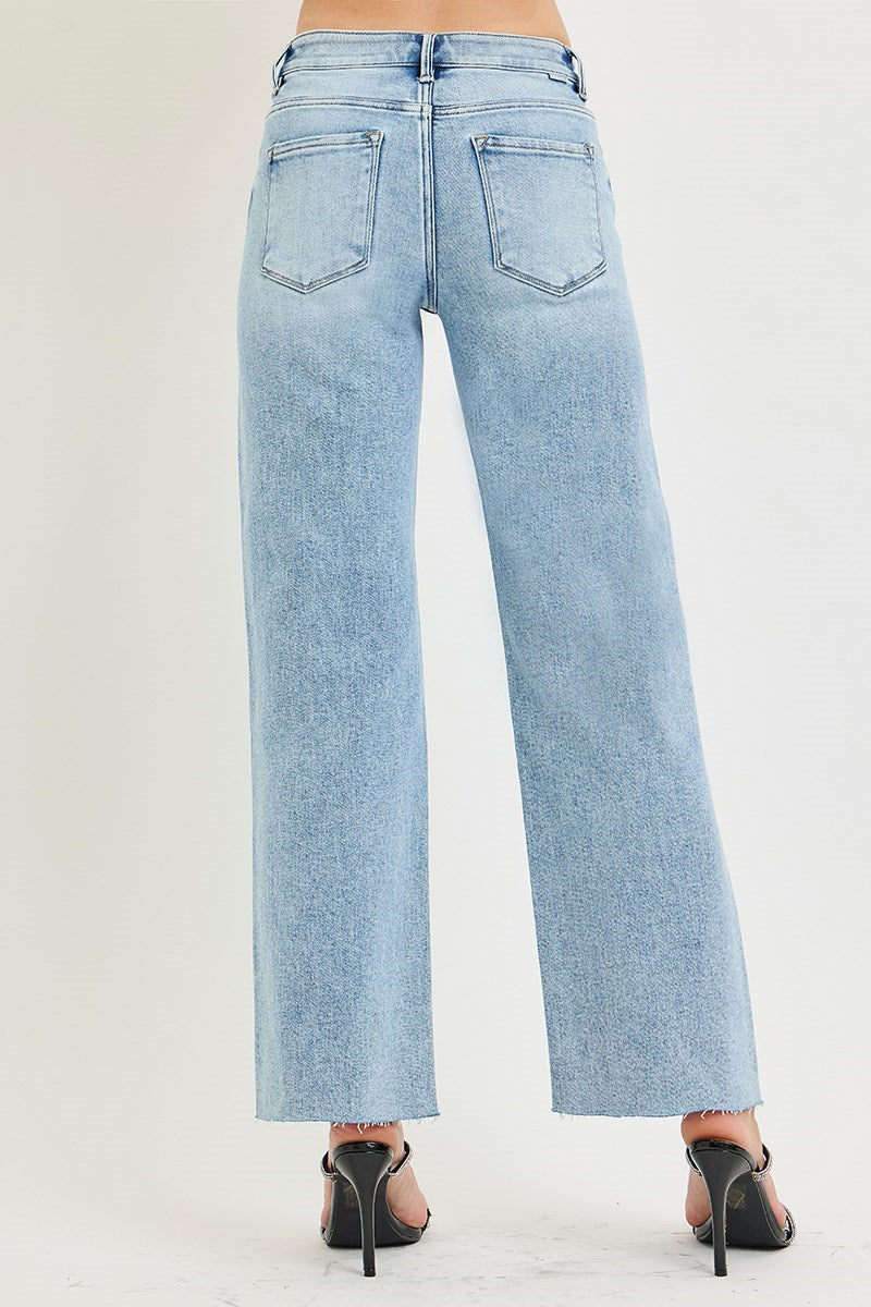 MID RISE CROP STRAIGHT CLEAN CUT HEM JEANS