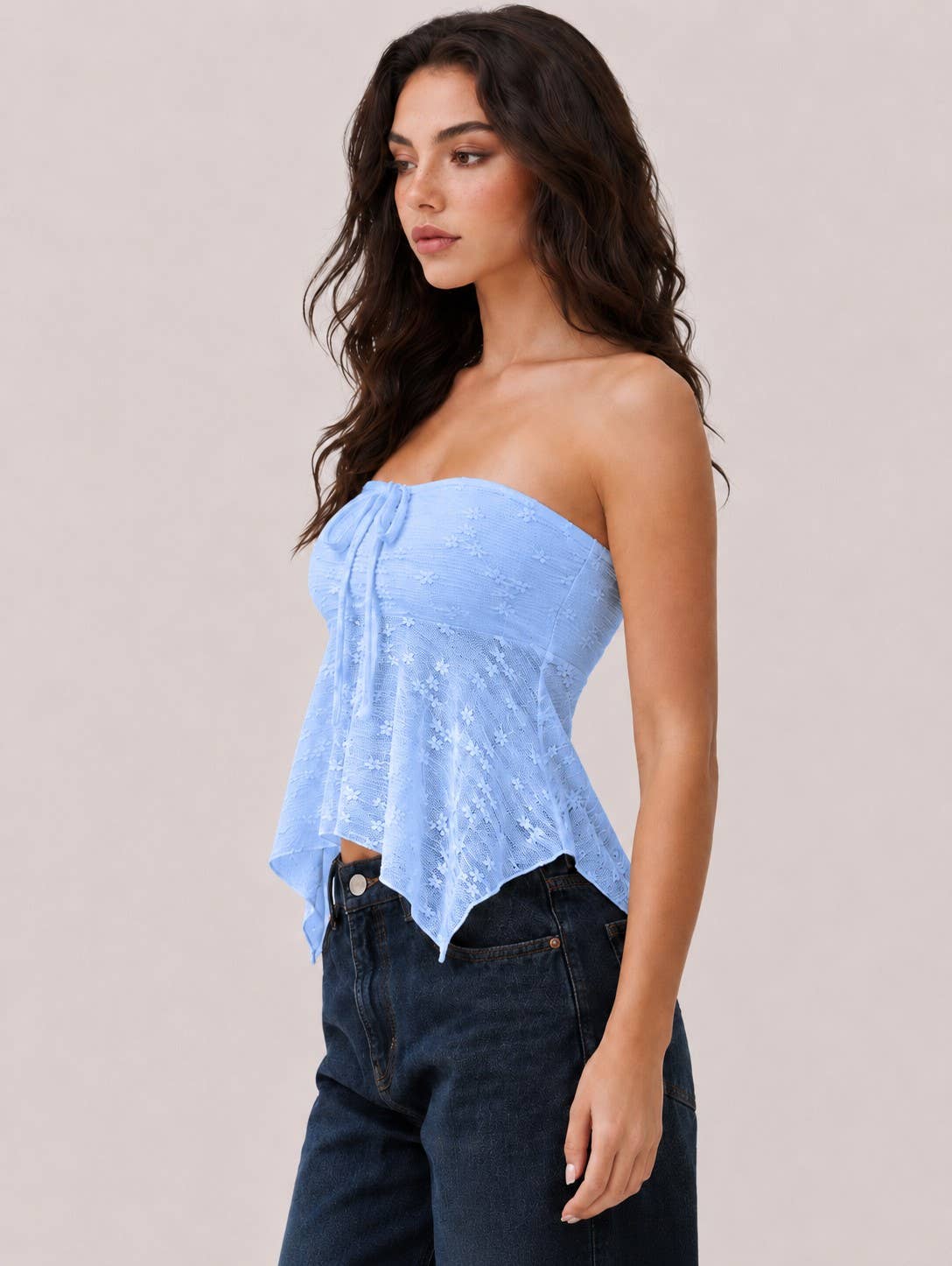 STRAPLESS TUBE FLY-AWAY LACE TOP