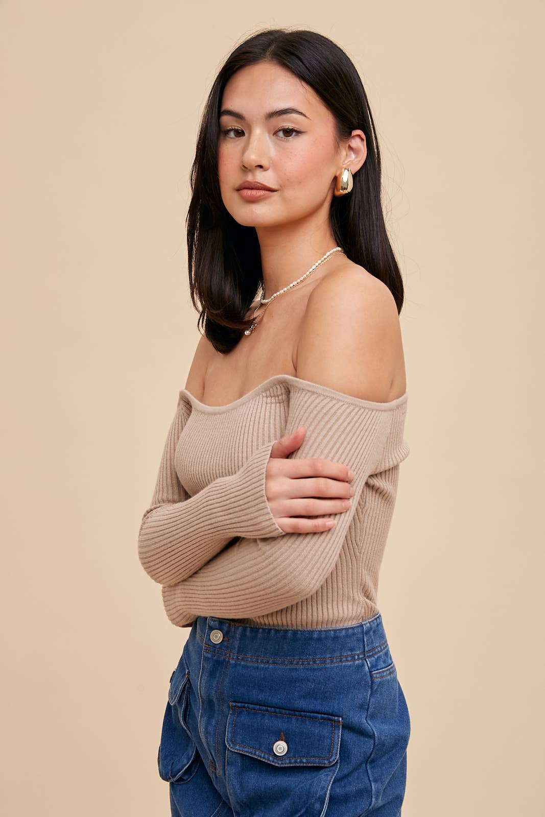 VISCOSE RIBBED OFF SHOULDER KNITTED TOP