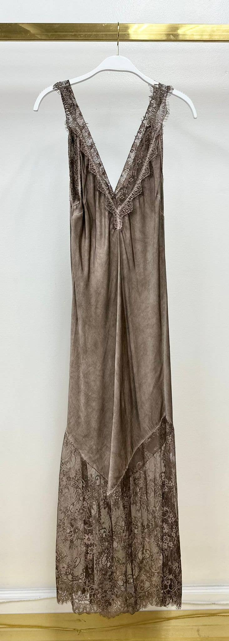 SILKY LACE MAXI DRESS