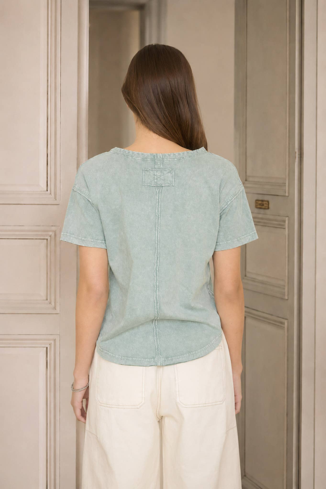 WASHED SCOOP NECK RAW EDGE SHORT SLEEVE KNIT TOP